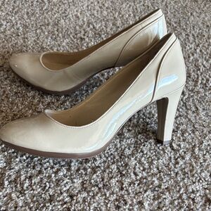 Anne Klein Cream Patent Heels
